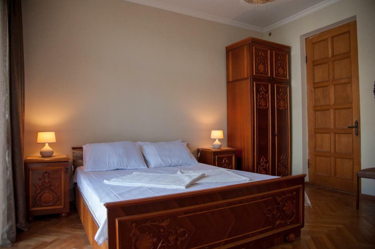 Cozy Guest House In Old Batumi Kültér fotó