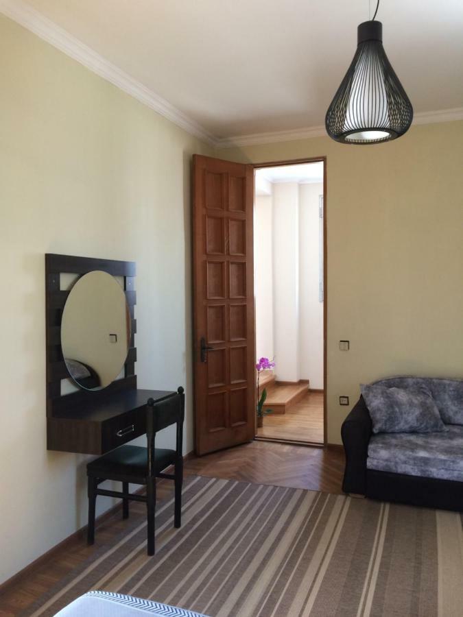 Cozy Guest House In Old Batumi Kültér fotó